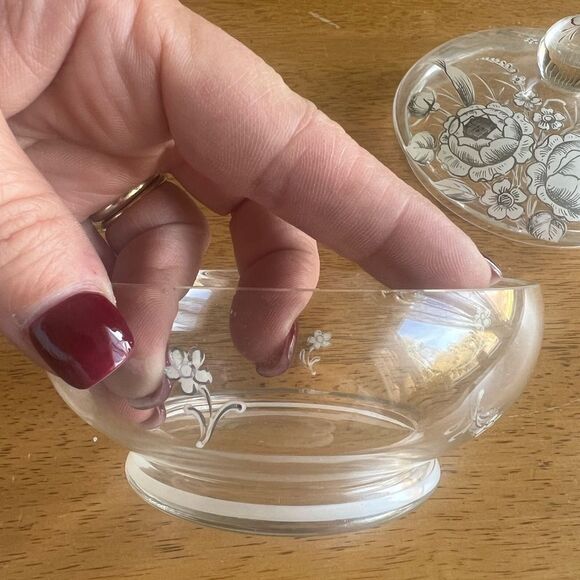 Glass bowl with cover - Picture 4 of 5